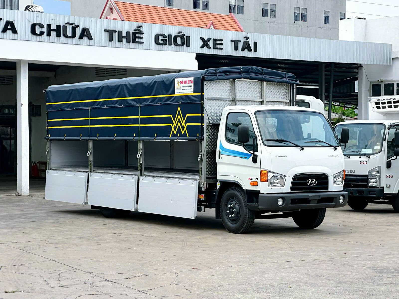 Hình ảnh xe HYUNDAI W11XL THÙNG BẠT BỬNG NHÔM