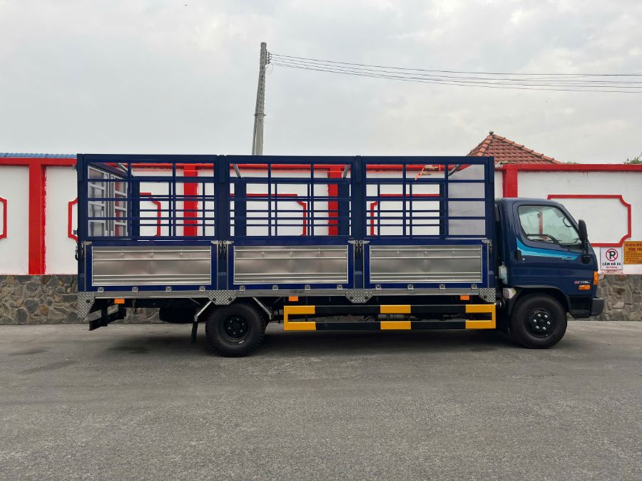 Hình ảnh xe HYUNDAI W11SL THÙNG MUI BẠT
