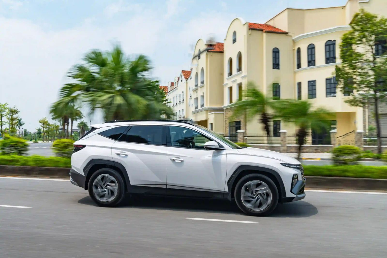 Hình ảnh xe HYUNDAI TUCSON TIÊU CHUẨN 2025