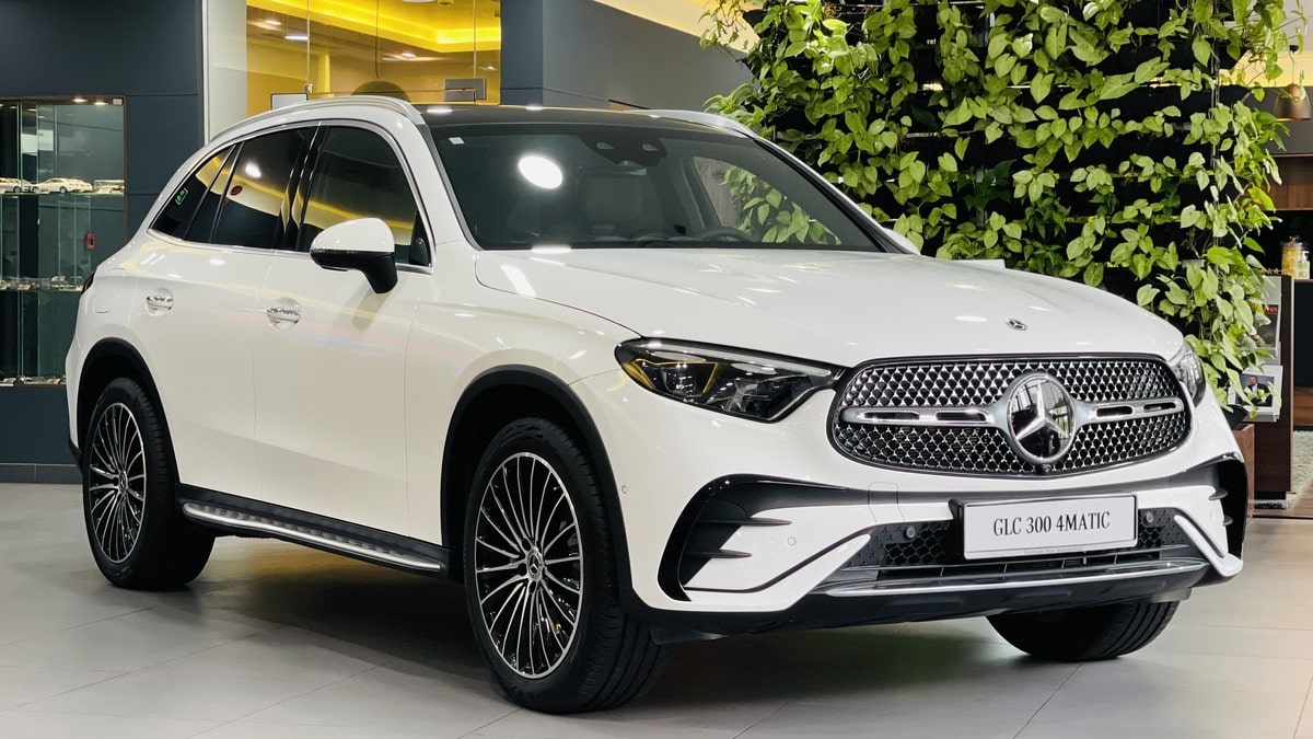 Bảng giá xe GLC 300 thế hệ mới 2024 niêm yết là 2 tỷ 799 triệu đồng