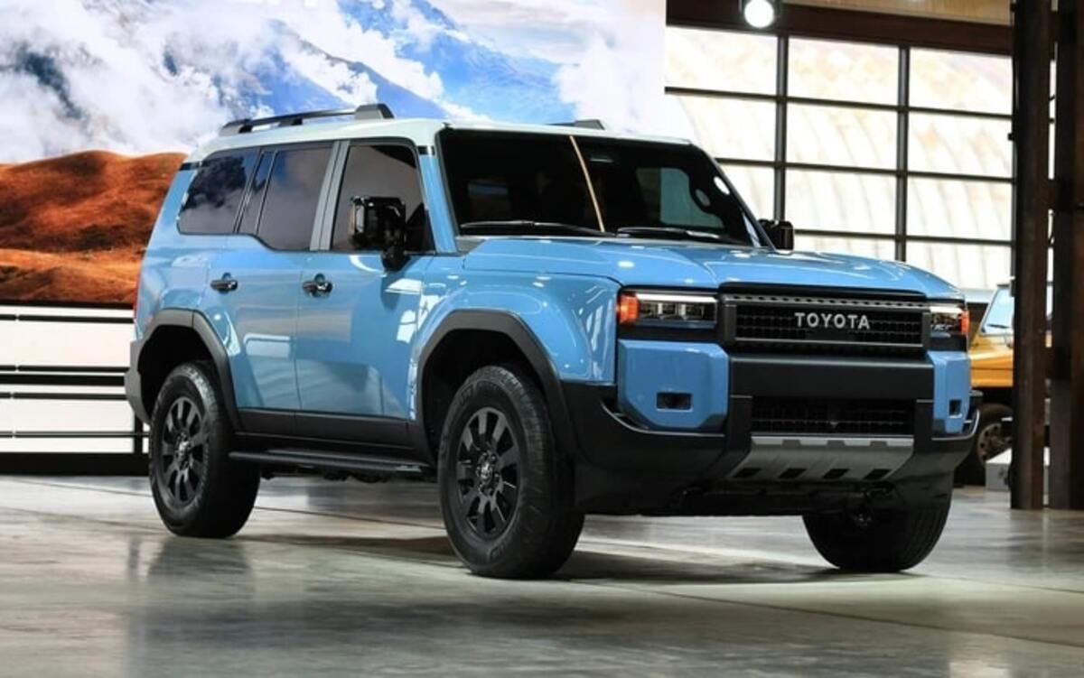 Bảng giá xe Land Cruiser Prado niêm yết tại Việt Nam là 2.628.000.000