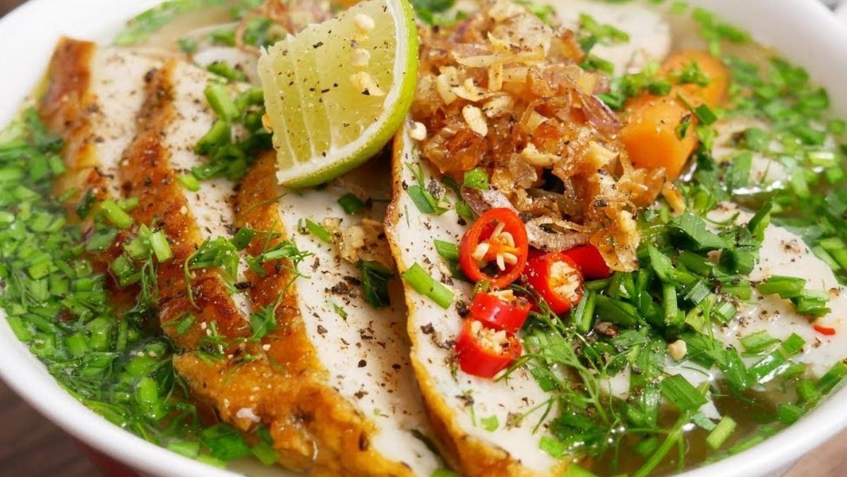 Bánh canh chả cá: