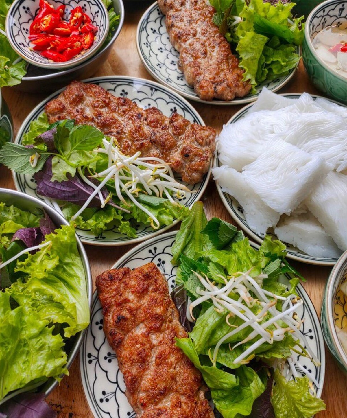 Bánh cuốn chả nướng