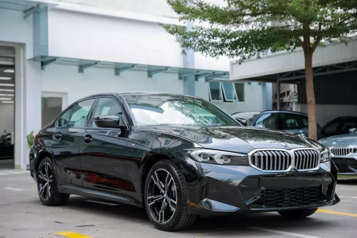 BMW 320i được trang bị các tiện nghi tiêu chuẩn