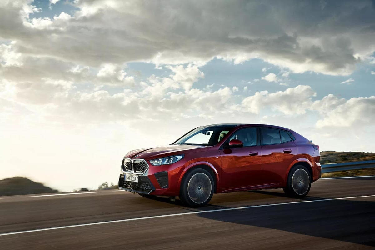 BMW X2 sDrive20i là lựa chọn ổn hơn nếu bạn có tài chính đủ tốt
