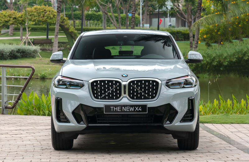 Giá xe BMW X4 từ 3,279 tỷ