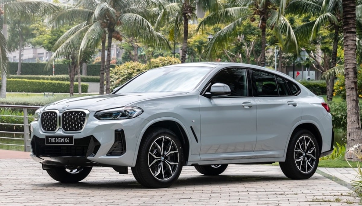 BMW X4 xDrive 20i M Sport mang lại hiệu suất vận hành mạnh mẽ và uy lực