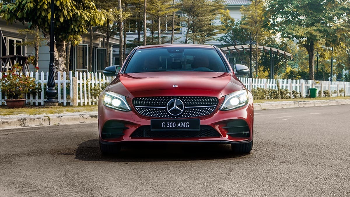 C300 Mercedes có bảng thông số kỹ thuật chất lượng