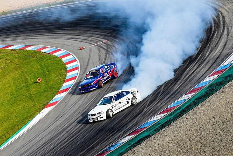 Các kỹ thuật Drift xe ô tô độc đáo