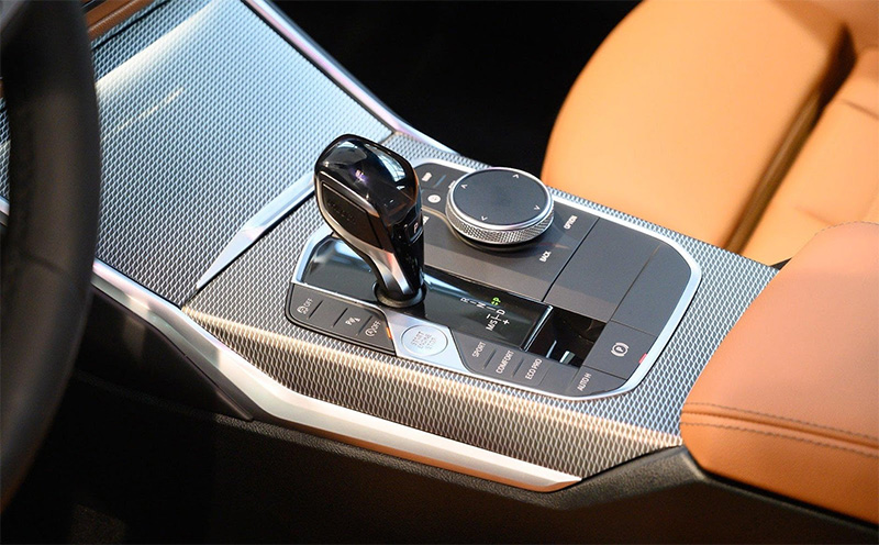 Cách lái xe số tự động