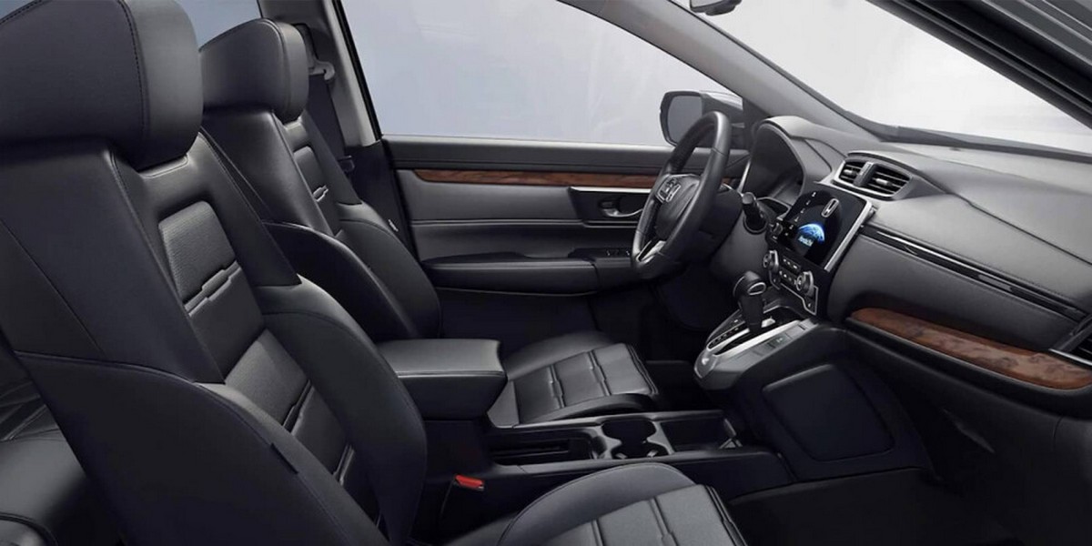 Chất liệu da là lựa chọn hàng đầu cho người mang số 9 