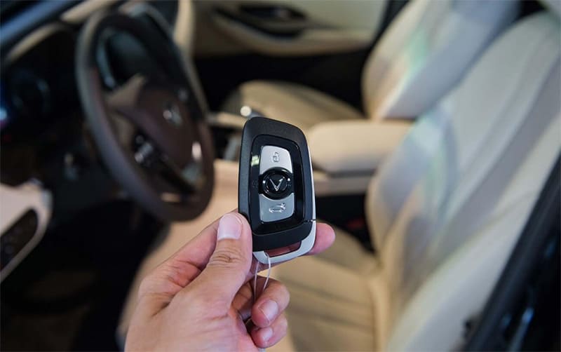 Cách nổ máy khi chìa khóa hết pin
