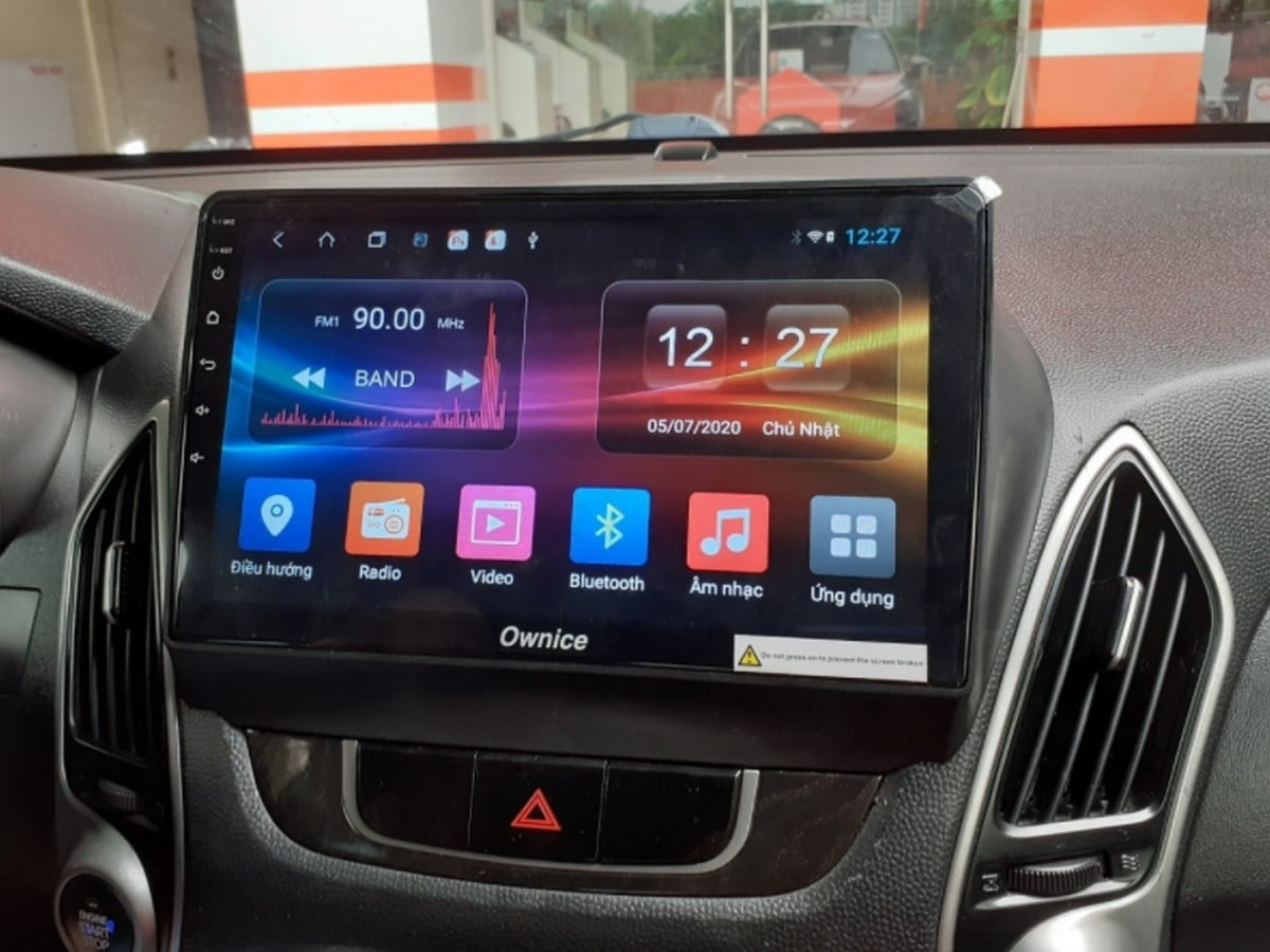 Có nên lắp màn hình Android ô tô không?