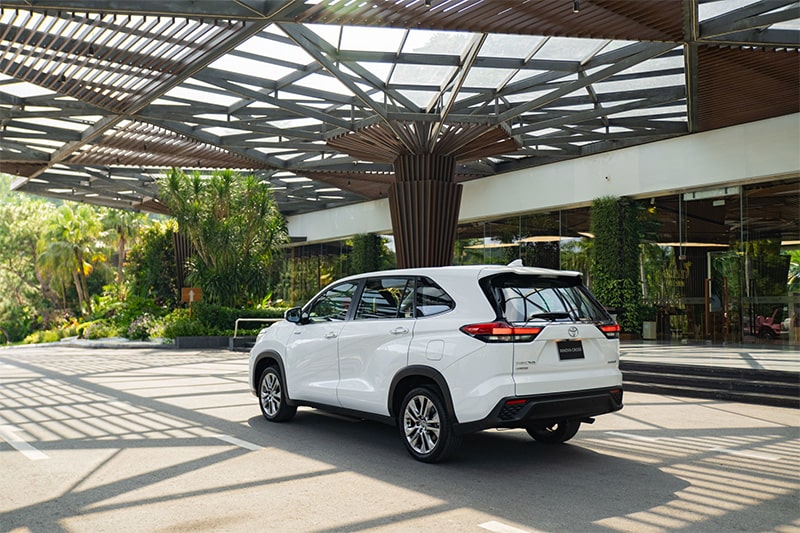 Có nên mua xe Toyota Innova Cross 2023 cũ không?