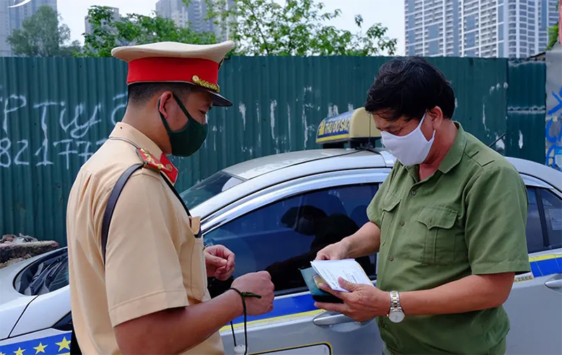 CSGT được dừng xe khi nào?