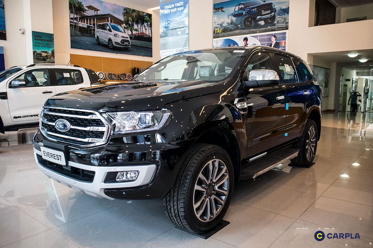 Ford Everest 2020 có ngoại hình bắt mắt, hầm hố, bề thế đầy khỏe khoắn