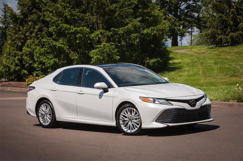 Ngoại thất thân xe Toyota Camry 2020