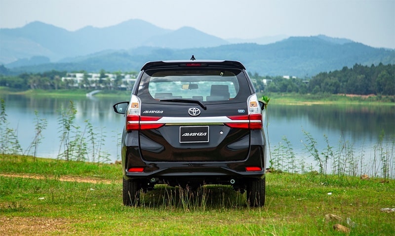 Đánh giá đuôi xe Toyota Avanz 2021