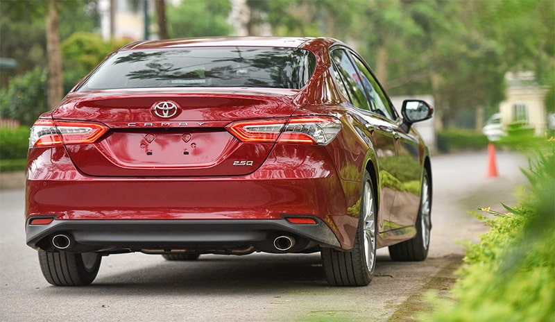 Đánh giá ngoại thất đuôi xe Toyota Camry