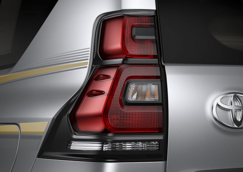 Đánh giá ngoại thất đuôi xe Toyota Land Cruiser 2018