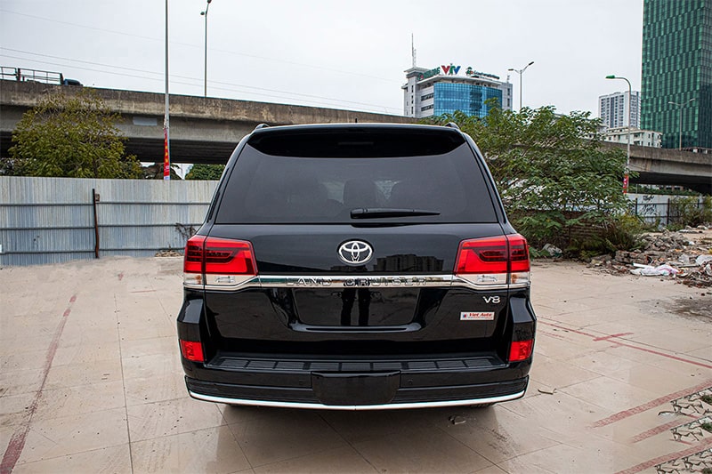 Đánh giá ngoại thất đuôi xe Toyota Land Cruiser 2020