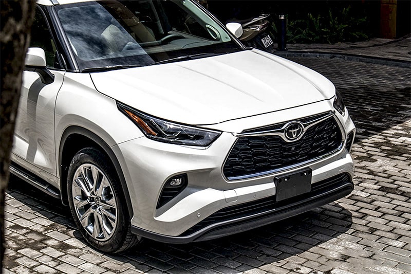 Đánh giá ngoại thất đầu xe Toyota Highlander 2020