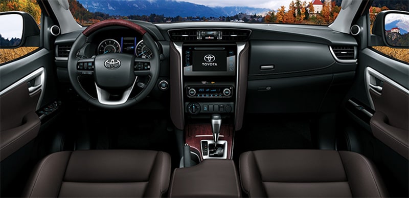 Đánh giá nội thất xe Toyota Fortuner 2018