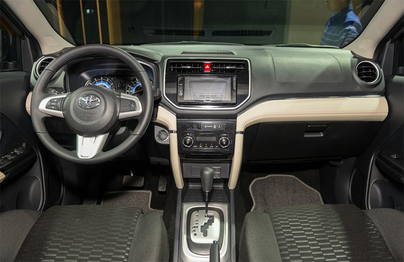 Đánh giá nội thất xe Toyota Rush 2018