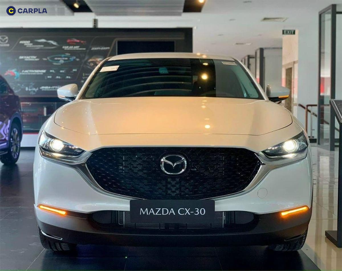 Đầu xe Mazda CX-30 2023