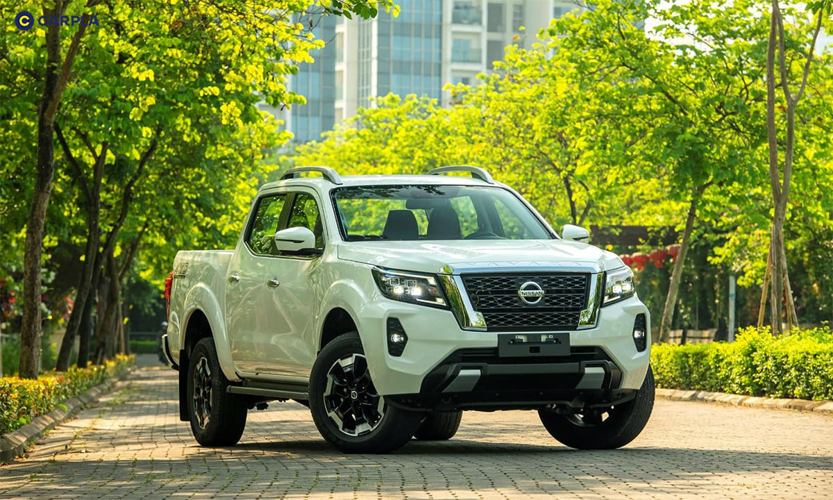 Đầu xe Nissan Navara 2021 đầy mạnh mẽ