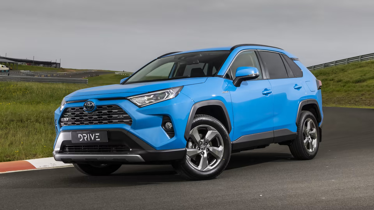 Đầu xe Toyota RAV4 2021 có thiết kế đầy ấn tượng