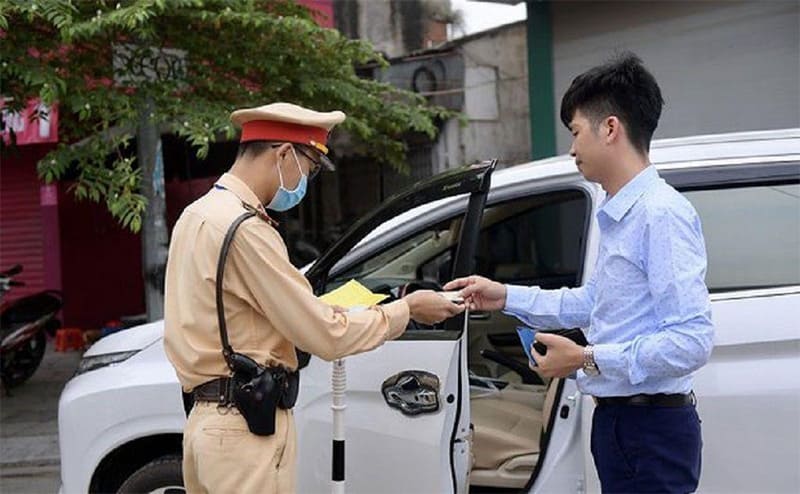 quy định xử phạt không thắt dây an toàn trên xe ô tô