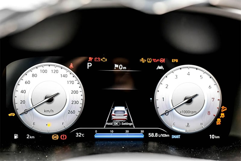 Đèn cảnh báo nguy hiểm trên ô tô có màu xanh lá cây