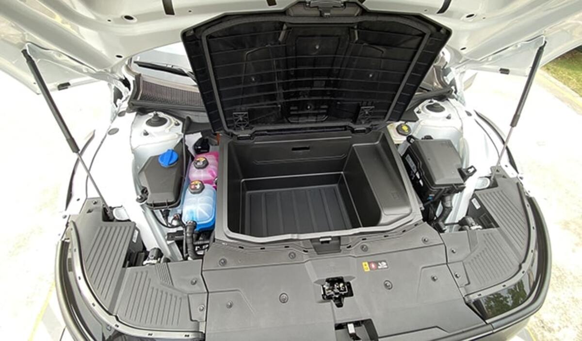 Động cơ bản Exclusive