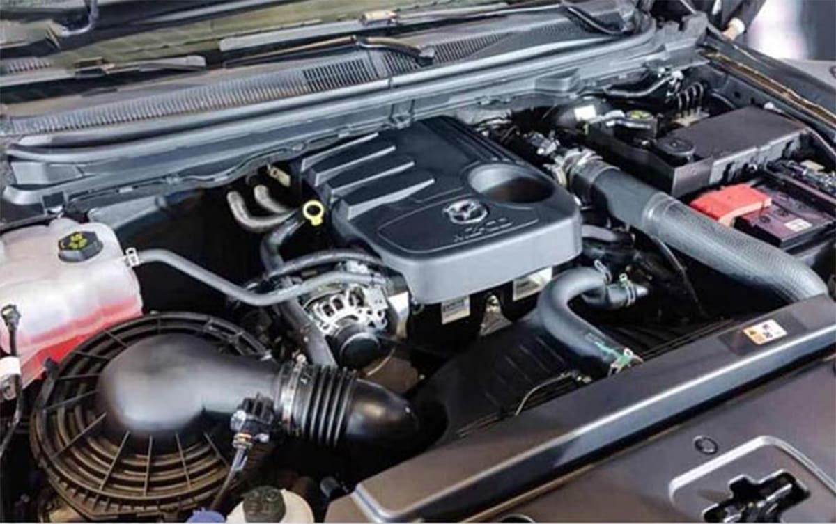 Động cơ xe Mazda BT50 2020 là Turbo Diesel 2.2L và Turbo Diesel 3.2L