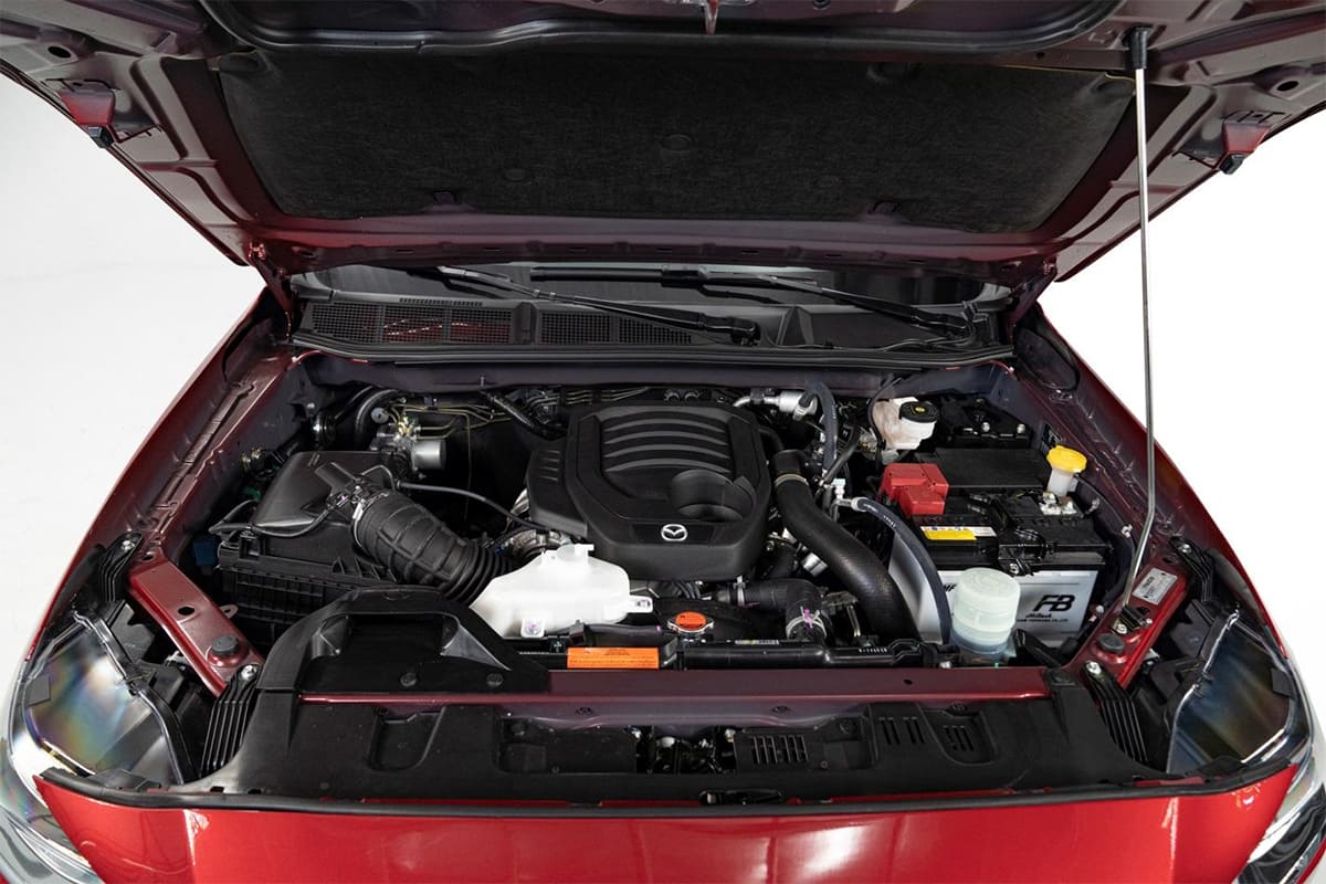 Động cơ và hộp số của Mazda BT50 2021
