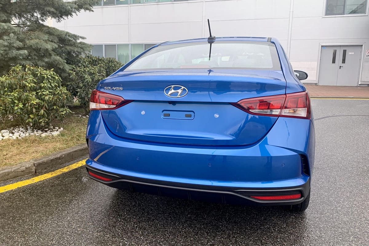 Đuôi xe của Hyundai Accent 2020 có thiết kế đơn giản và gọn gàng