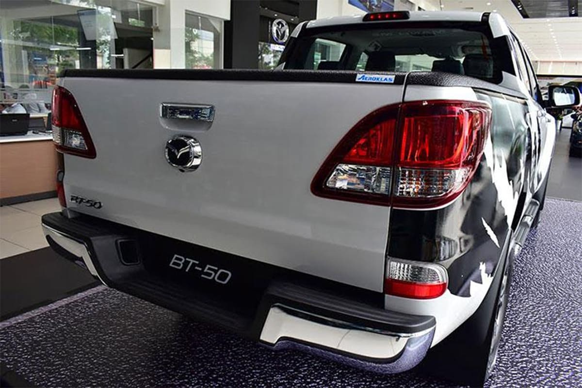 Đuôi xe Mazda BT50 2020