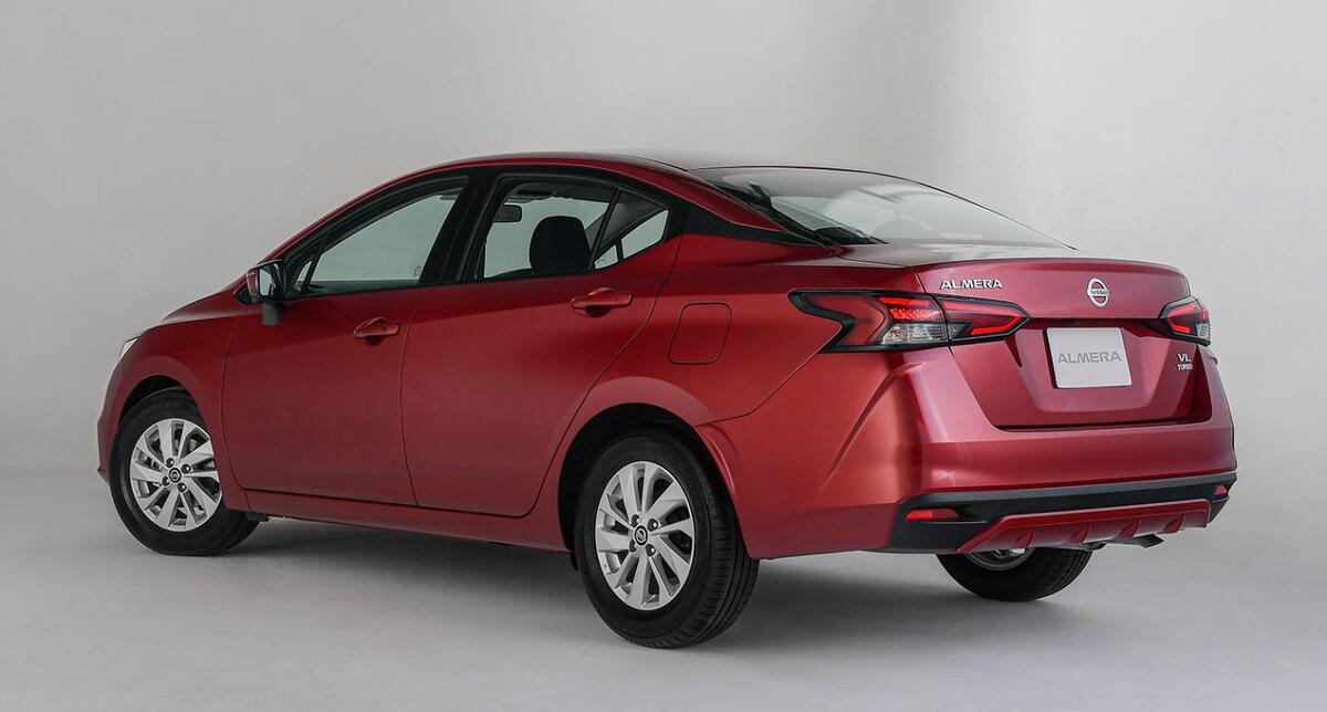 Đuôi xe Nissan Sunny 2020 thiết kế đẹp mắt, hiện đại