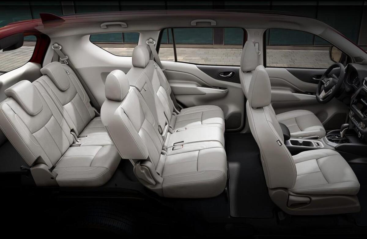 Ghế ngồi rộng rãi, thoải mái trên Nissan Terra 2021