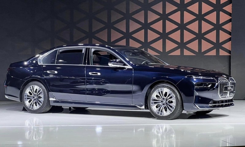 Dòng xe sang BMW Series 7 có giá bán từ 5,199 tỷ