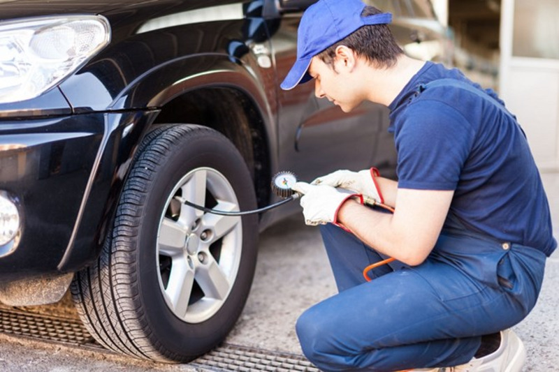 Giữ áp suất lốp căng vừa phải để quá trình di chuyển êm ái, tiết kiệm xăng