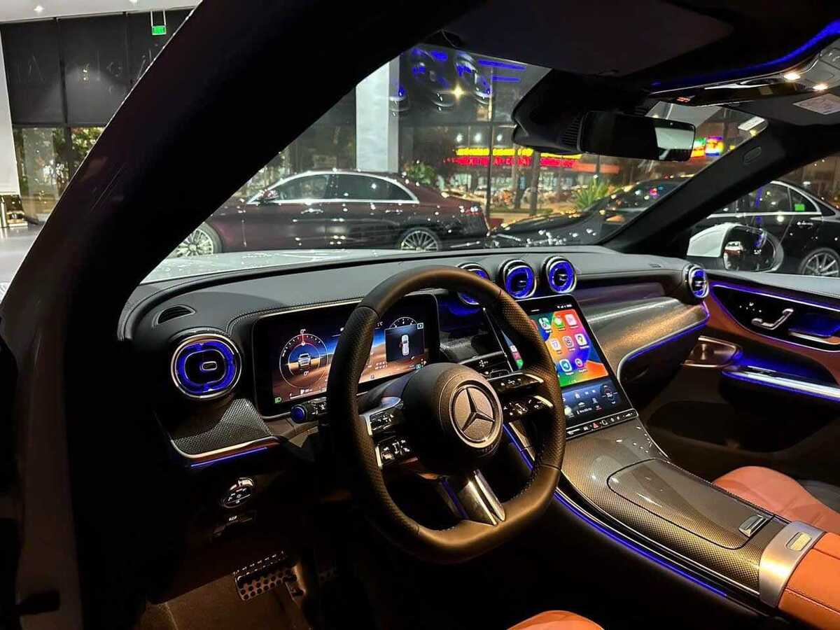 GLC 300 phiên bản mới tích hợp thêm nhiều tính năng an toàn hiện đại