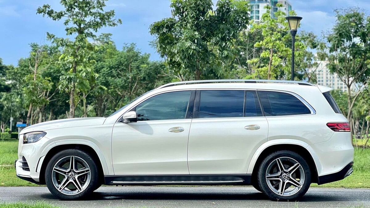 GLS 450 có thiết kế thân xe mảnh mai nhưng vẫn có phần vững chắc