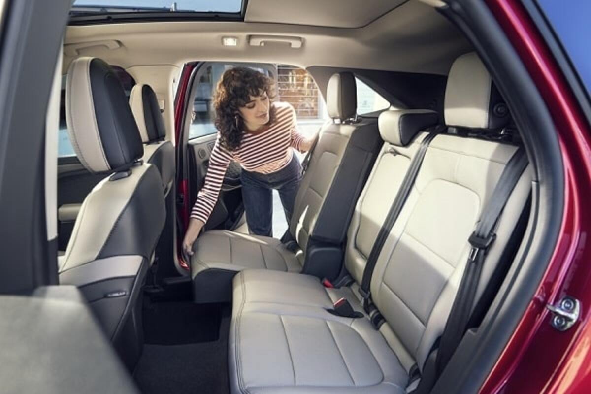 Hàng ghế xe bọc da sang trọng, thời thượng