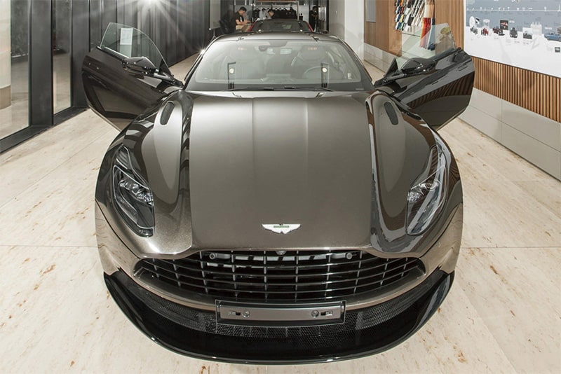 xe Aston Martin 