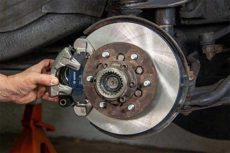 Hệ thống phanh ô tô thường gặp phải những lỗi gì?