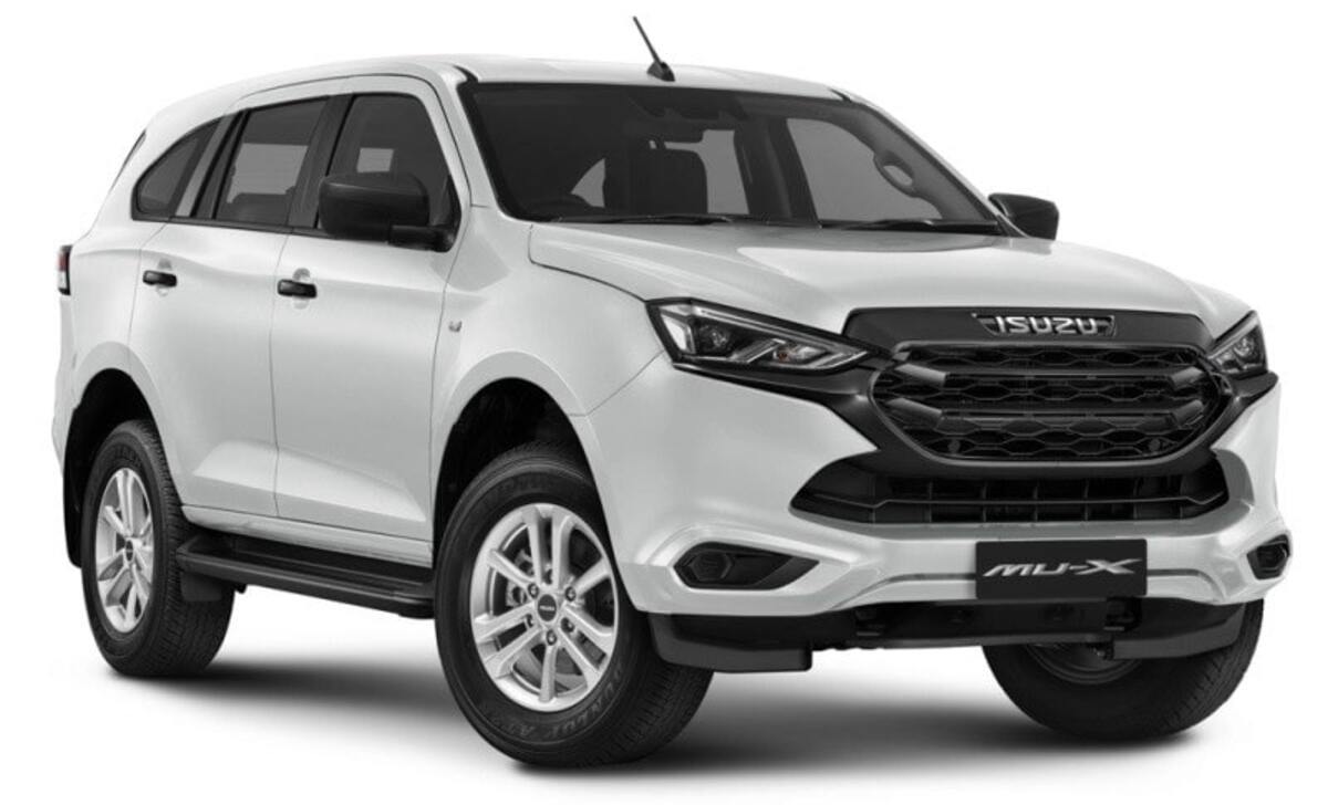 Isuzu Mux là mẫu xe thuộc phân khúc SUV cỡ lớn 7 chỗ