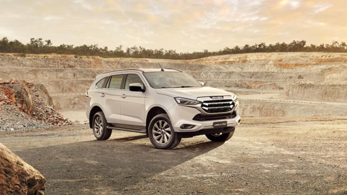 Isuzu Mux trang bị nhiều tiện nghi hiện đại, nâng cấp cao hơn so với phiên bản cũ