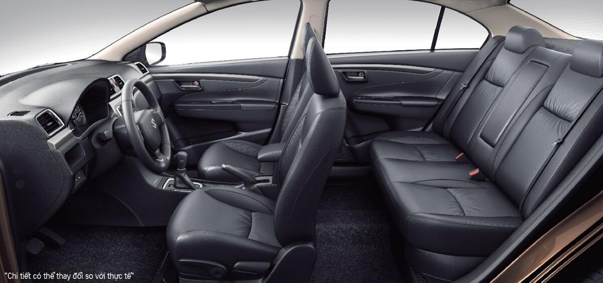 Khoảng cách giữa các hàng ghế xe Suzuki Ciaz rất rộng rãi